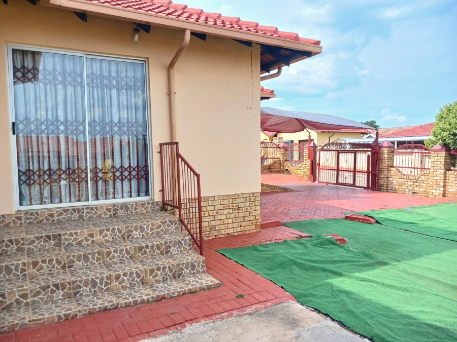 3 Bedroom Property for Sale in Tlhabane West North West